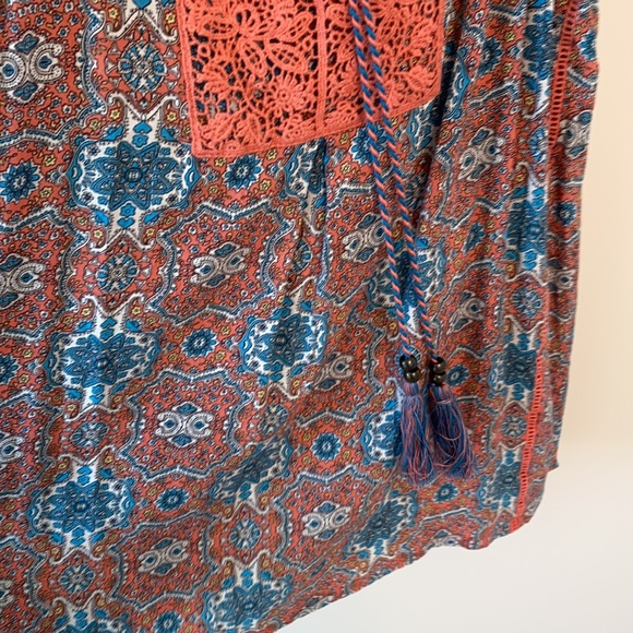 Pattern Tassel Top - Picture 4 of 5